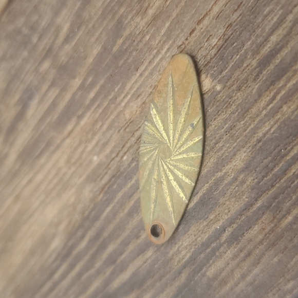 Sunburst pendant - Picture 1 of 3